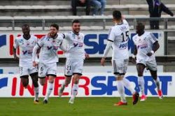 Prediksi Lyon vs Amiens SC 14 April 2018